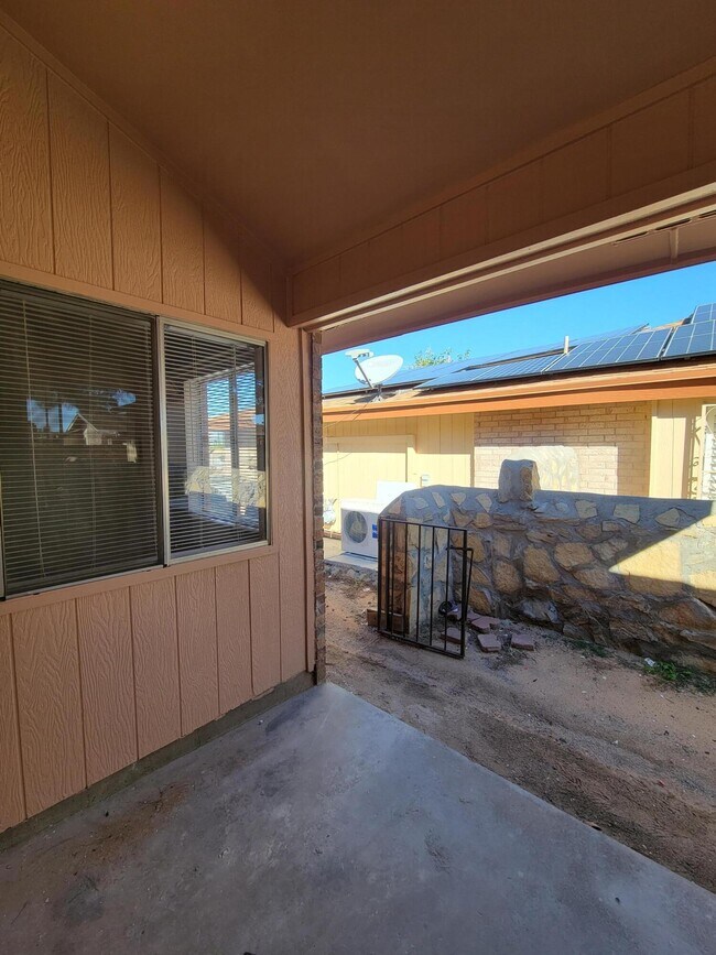 Building Photo - 3324 Red Sails Dr