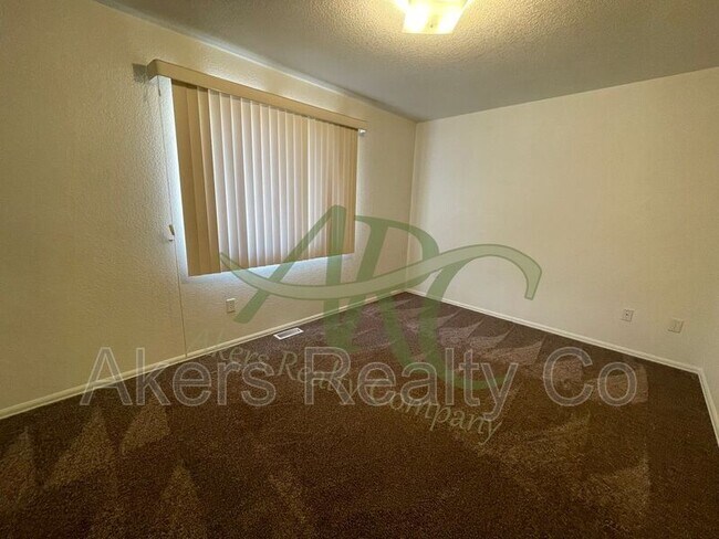 Building Photo - 2730 Poplar St