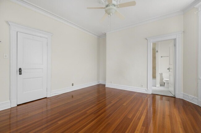 Building Photo - 6 Bonn Pl