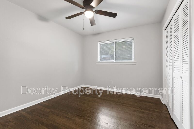 Building Photo - 1945 Barrett Dr