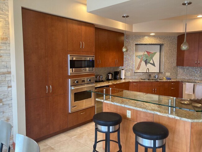 Building Photo - 1201 Main Ave