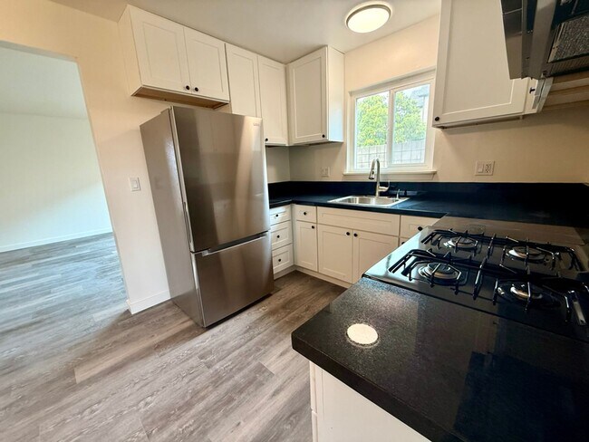 Building Photo - 3618 Manzana St
