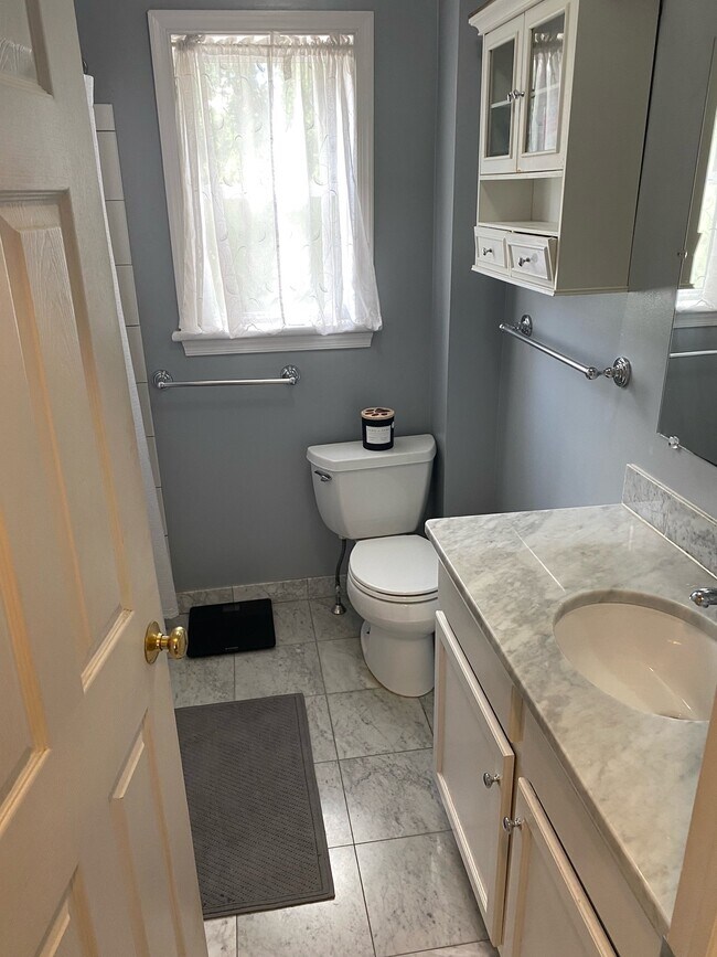 Building Photo - 138 Wilson Ave