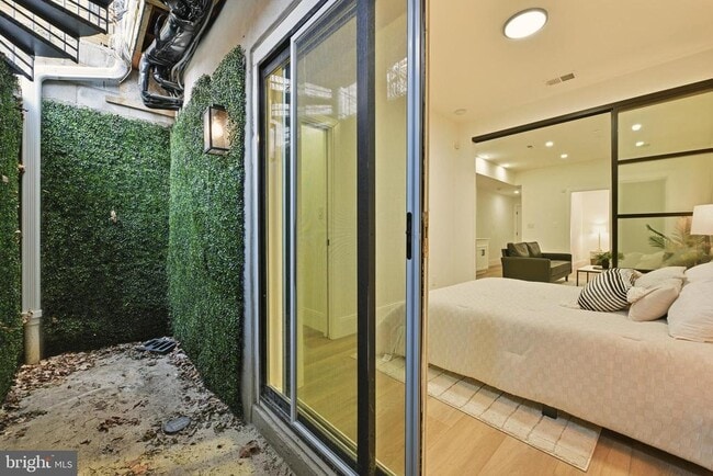 Building Photo - 1714 Euclid St NW