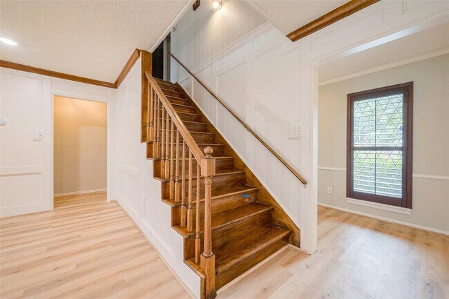 Building Photo - 15511 Rana Ct