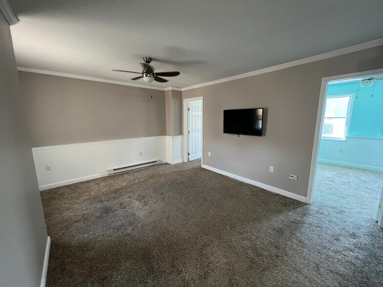 Building Photo - 441 New Dorwart St