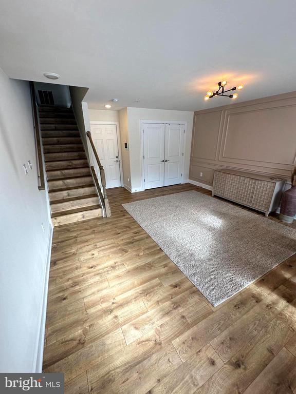 Building Photo - 127 Capital Ct