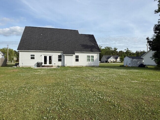 Building Photo - Rockford Forest Community