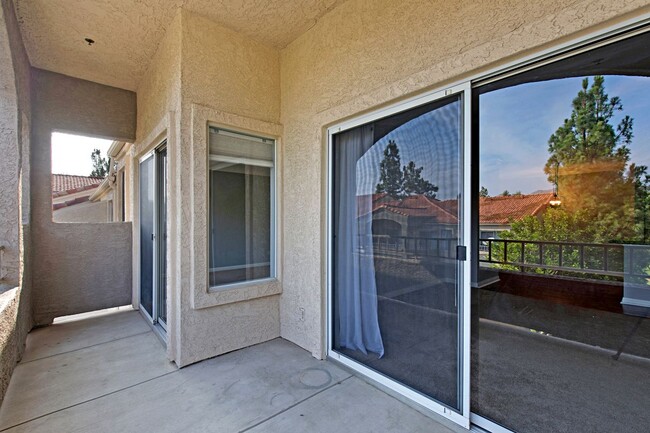 Building Photo - 1980 Las Colinas Cir
