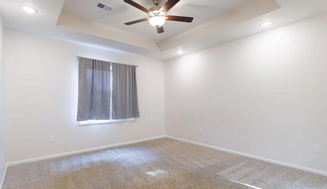 Building Photo - Don't miss out on this beautiful home!