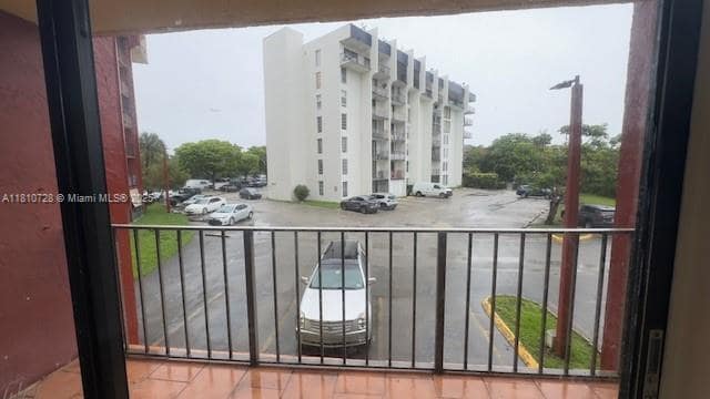 Building Photo - 9686 Fontainebleau Blvd