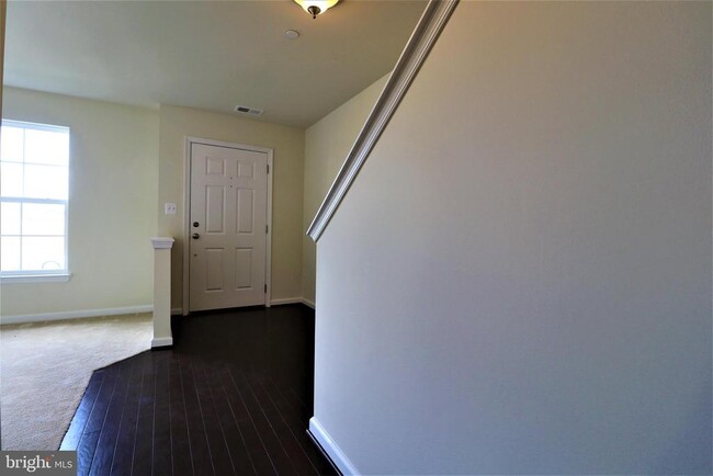 Building Photo - 6303 Posey St