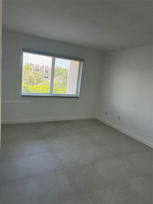 Building Photo - 7732 Camino Real
