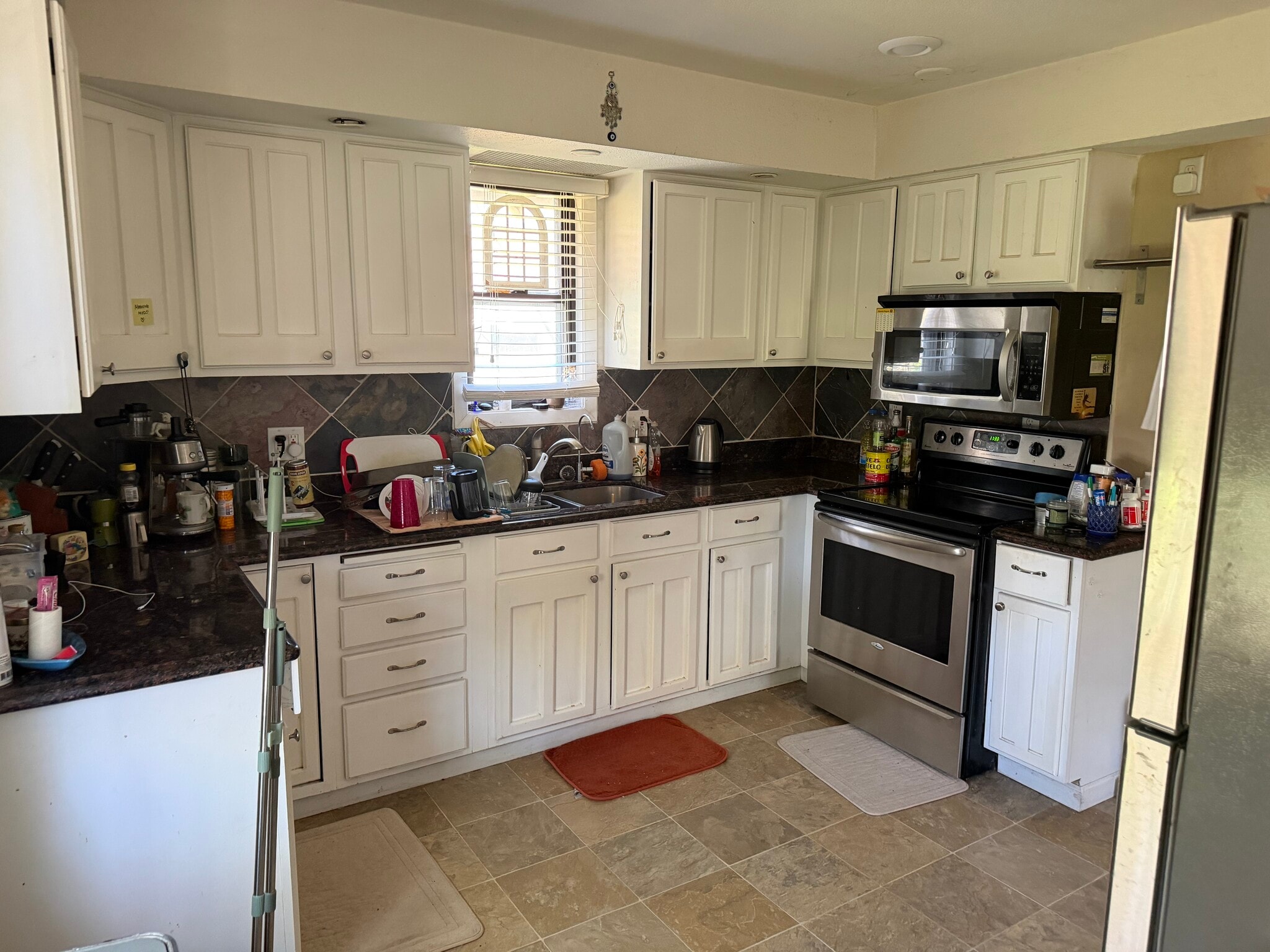 Kitchen on Main Level - 625 Wheelock Pky W