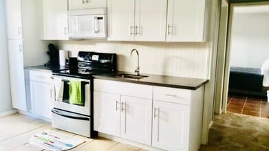 Building Photo - 5908 Kiam St