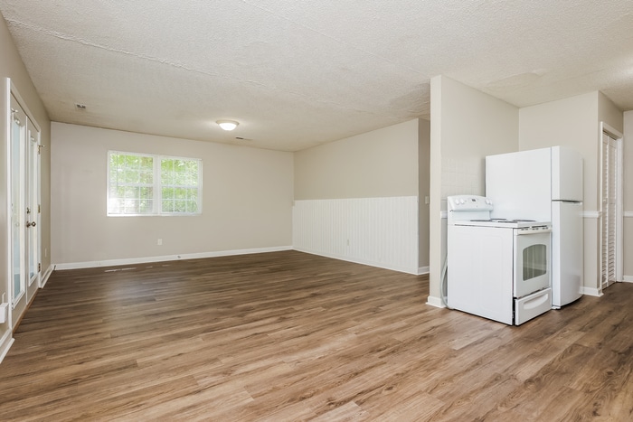 Building Photo - 512 Old Fort Dr