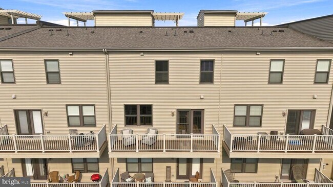 Building Photo - 44824 Tiverton Sq