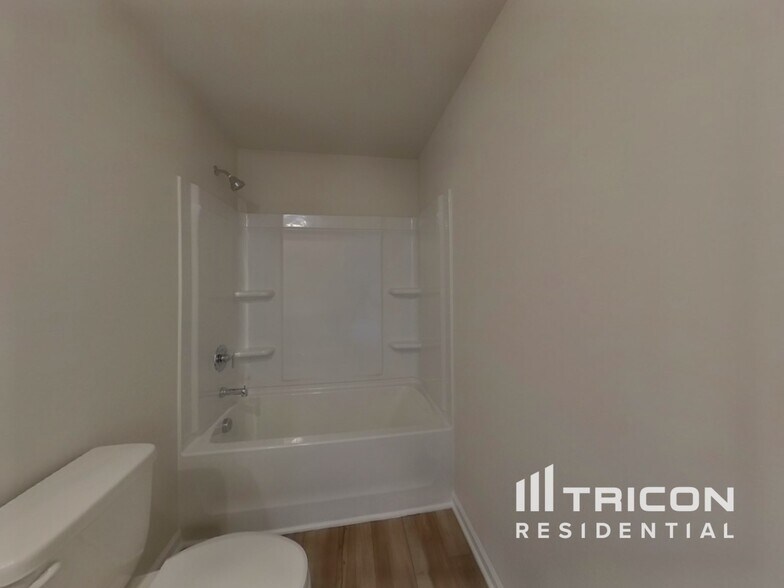 Building Photo - 4018 Rustling Grass Trl