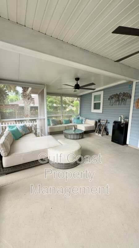 Building Photo - 11652 Pawley Ave