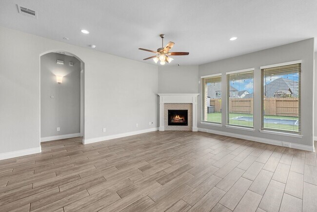 Building Photo - 4014 Emerson Cove Dr