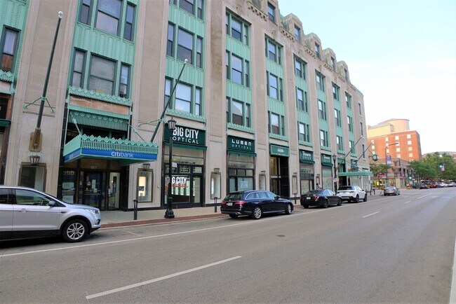 Building Photo - 807 Church St