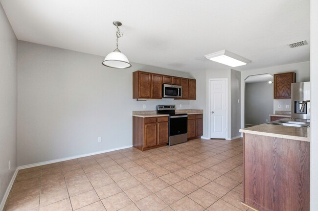 Building Photo - 12114 Mountain Pine