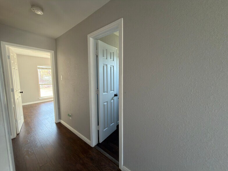 Building Photo - 3011 FM2280