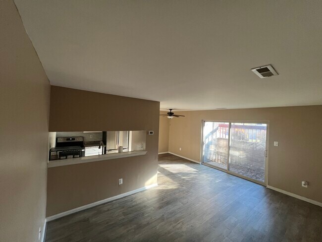 Building Photo - 2 Banyan Wood Ct