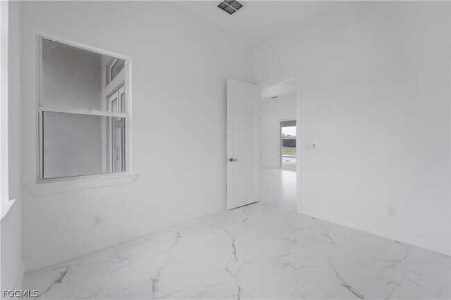 Building Photo - 2721 NW 41st Ave