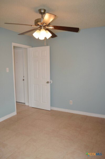 Building Photo - 2505 Hemlock Dr