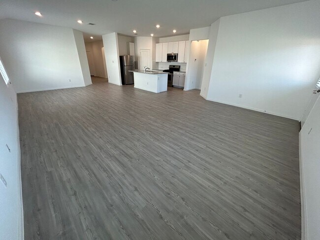 Building Photo - Dual Primary Suites! Spacious Home w/ Open Kitchen & Community Pool!