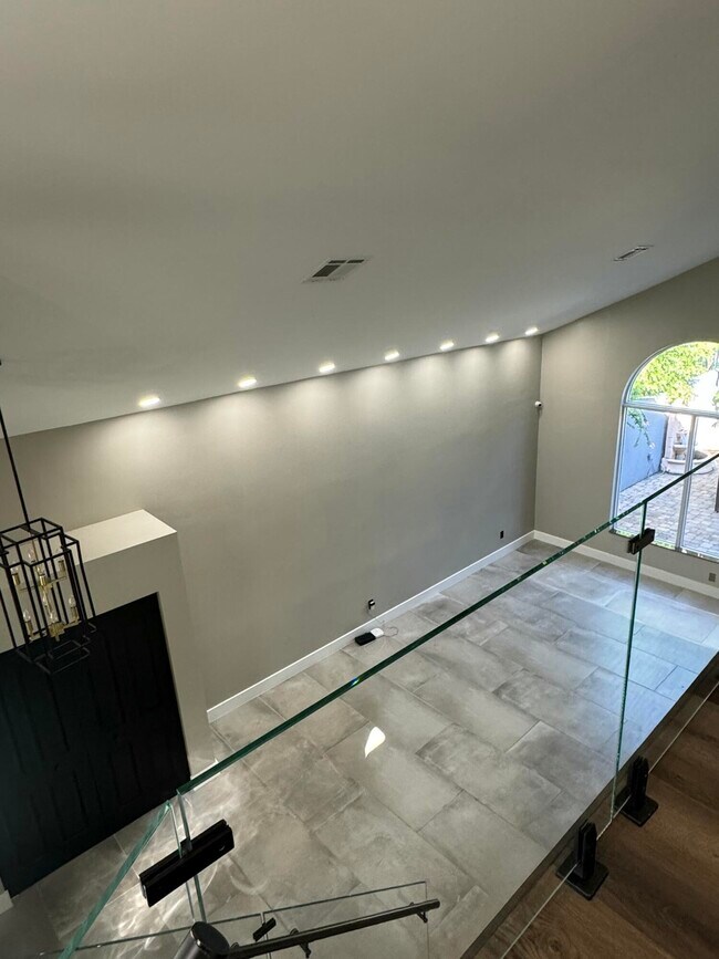 Building Photo - 10366 Buena Ventura Dr