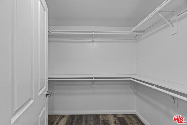 Building Photo - 1811 Manning Ave