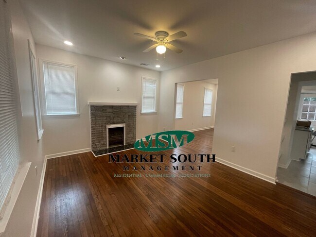 Building Photo - BEAUTIFUL HOME- AVAILABLE JULY 15