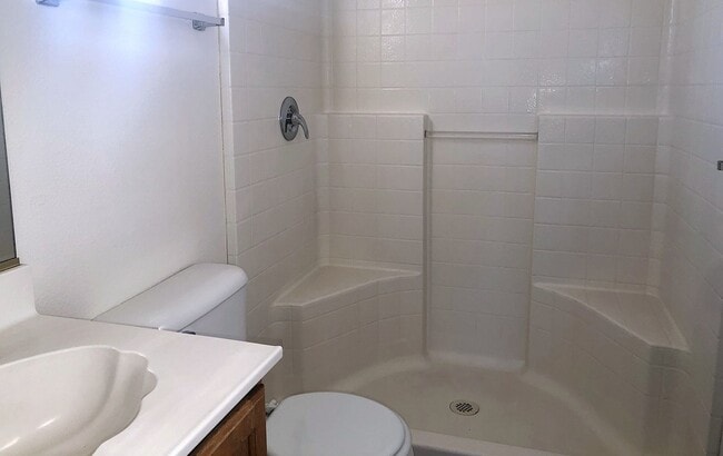 Building Photo - Charming 3+2 home in the heart of Kingman!