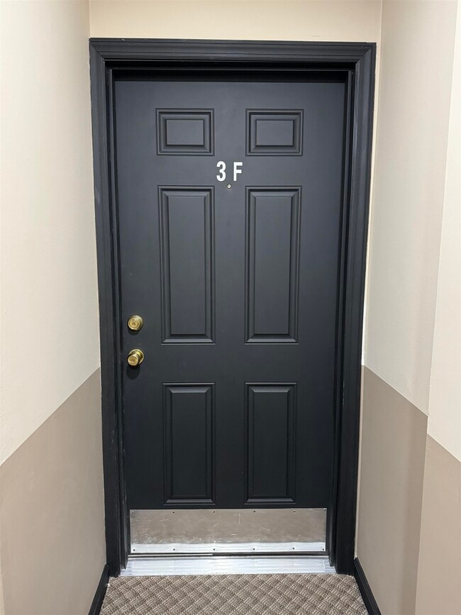 Building Photo - 384 Palisade Ave