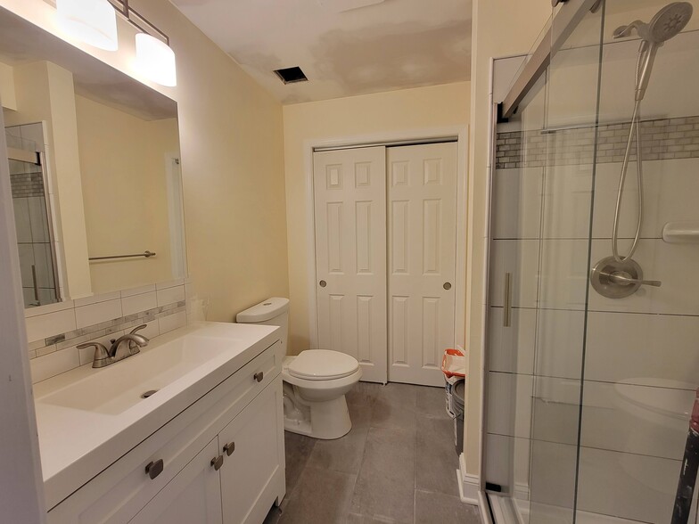 Bathroom - 71 Bellevue Ave