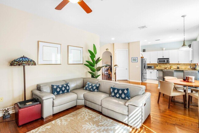 Building Photo - 1875 Highland Grove Dr