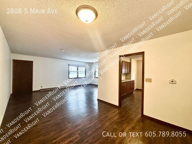 Building Photo - 2808 S Main Ave