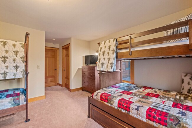 Building Photo - 20 Yellow Birch Cir