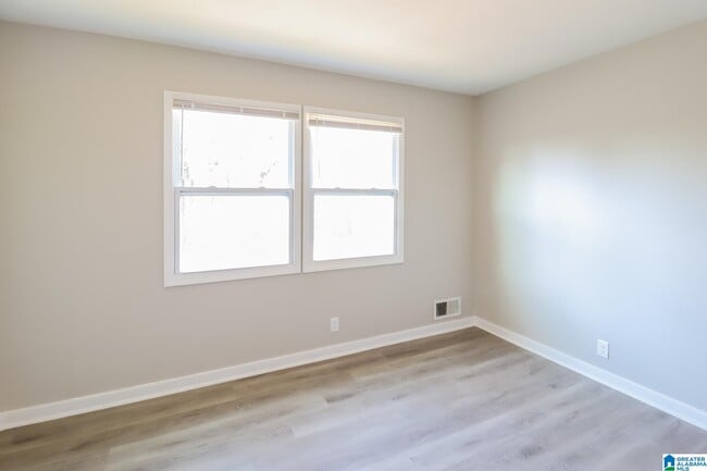 Building Photo - 145 Gurley Ln