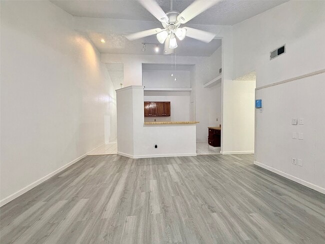 Building Photo - 3806 Westheimer Pl Dr