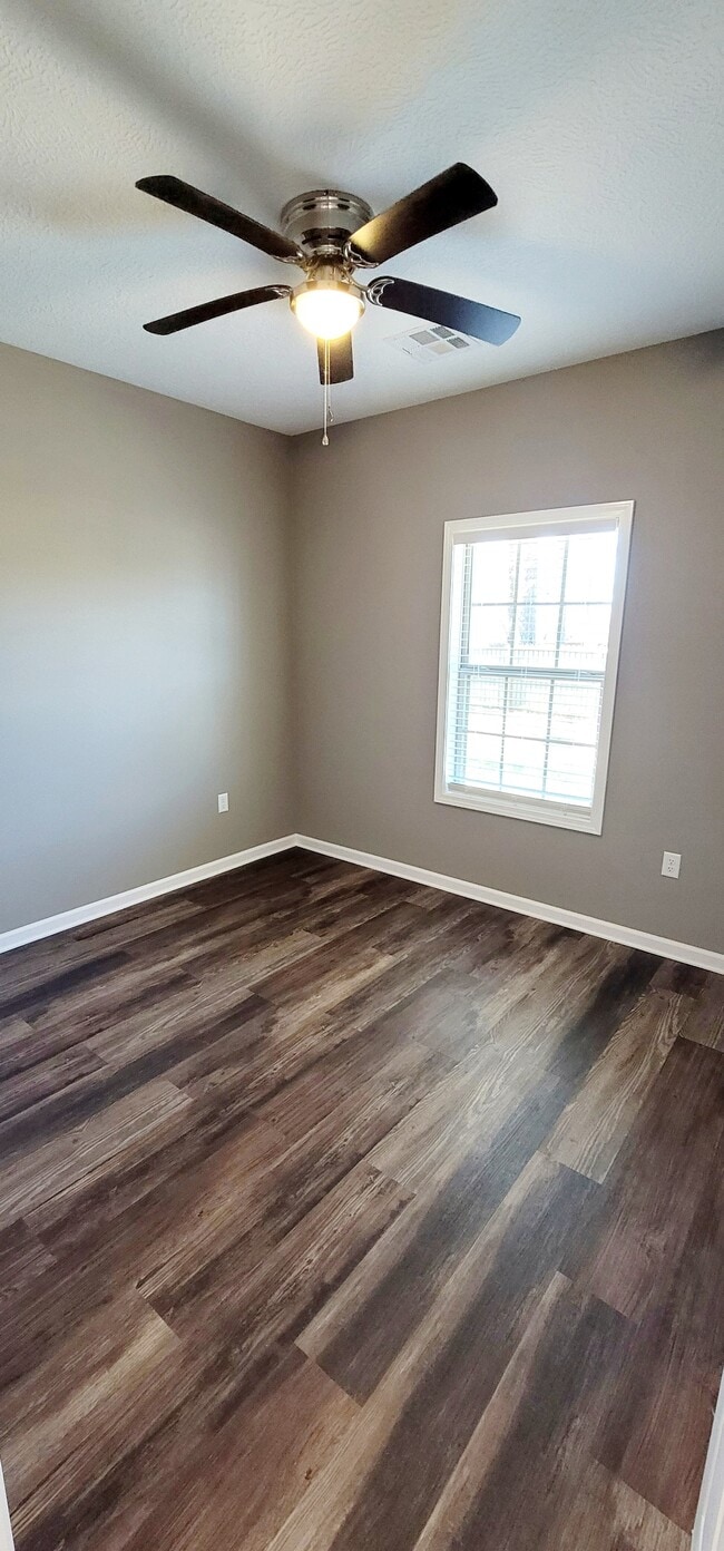 Building Photo - 145 Canterberry St