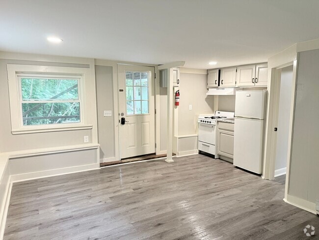 Building Photo - Pet-friendly! | Utilities included!