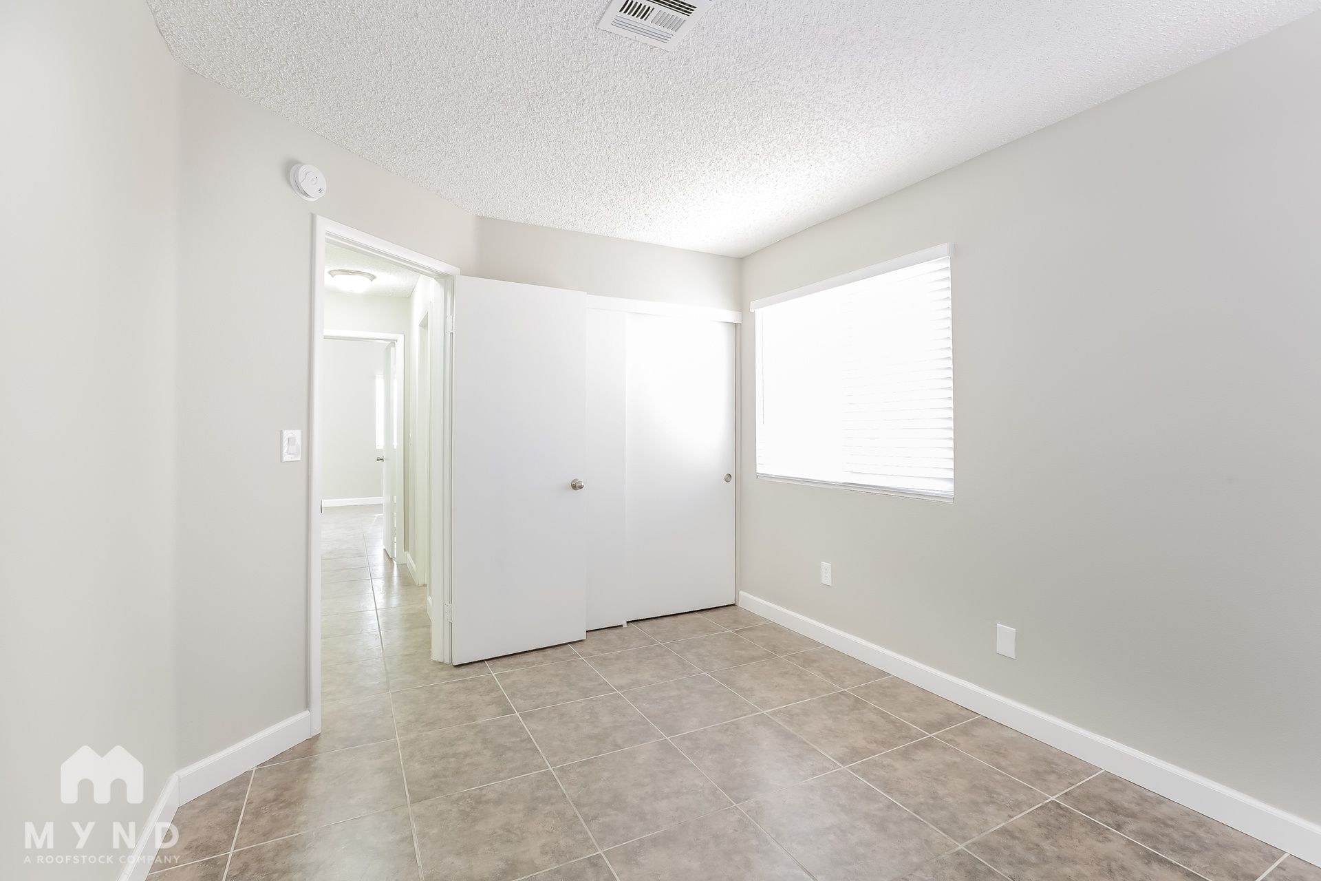 Building Photo - 2241 Goldhill Way