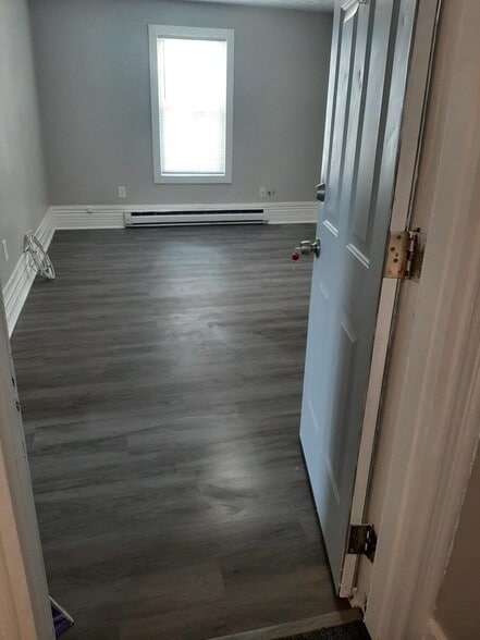 entry to unit - 128 W Ohio St