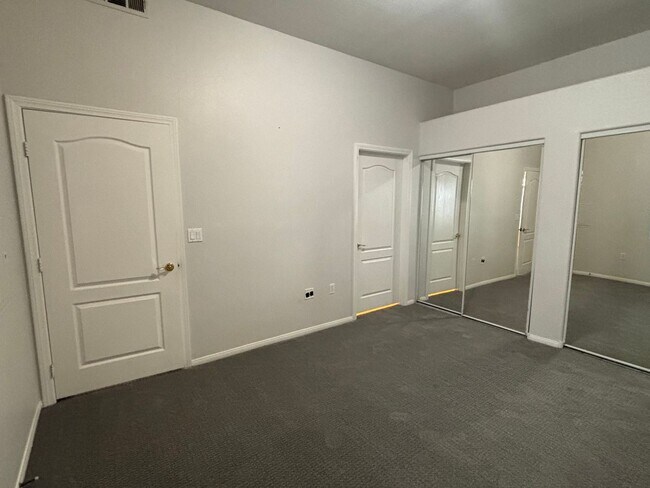 Building Photo - 700 Carnegie St