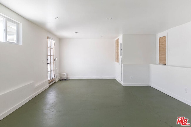 Building Photo - 1310 1/2 Lucile Ave