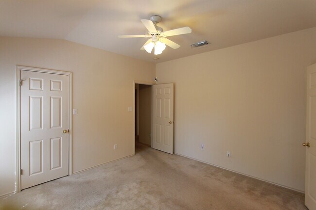 Building Photo - 3 Bedroom, 2 Bath Home in Cedar Park