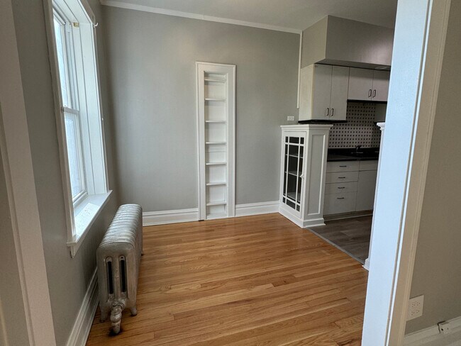 Building Photo - 4414 N Lavergne Ave